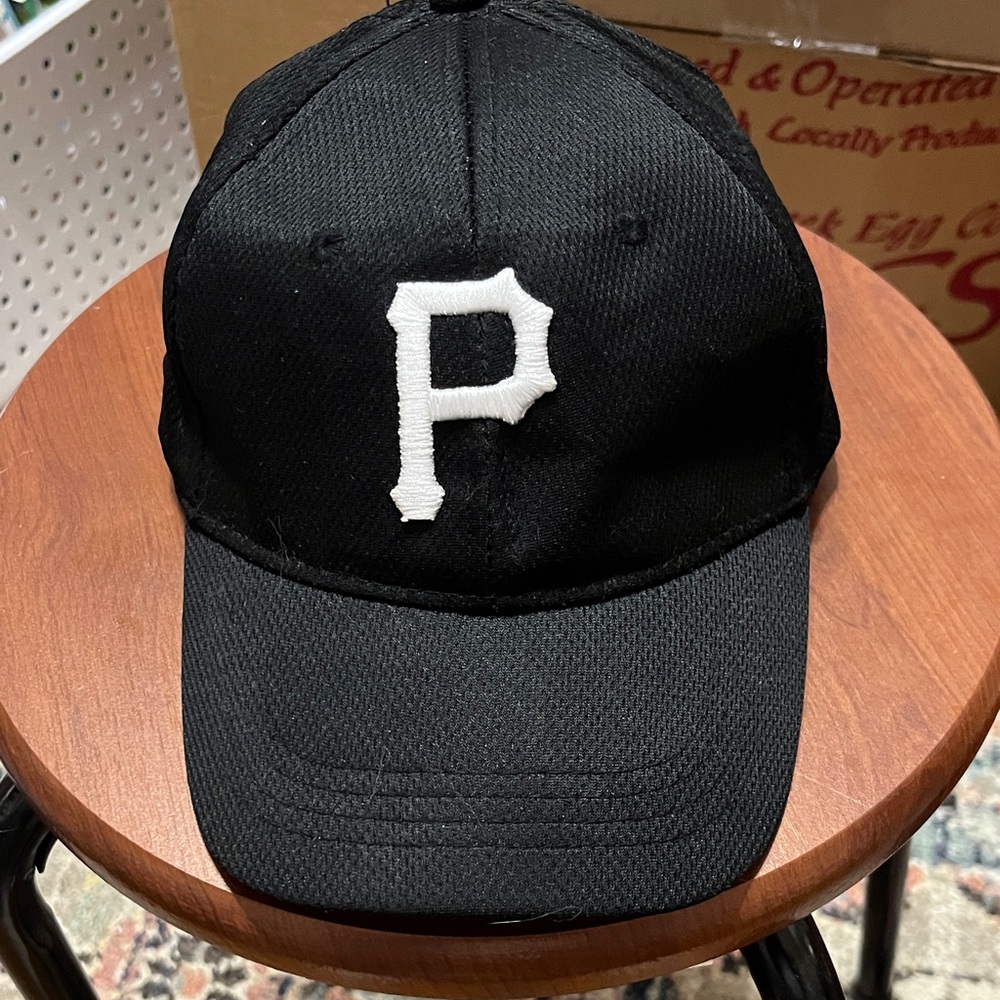 Men's Black Baseball Cap with Letter Design